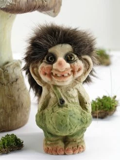 TheHolidayBarn.com Happy Troll New!